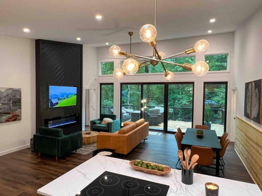 Modern Mountain Getaway With Hot Tub, Fire Pit Villa Sautee Nacoochee Exterior photo